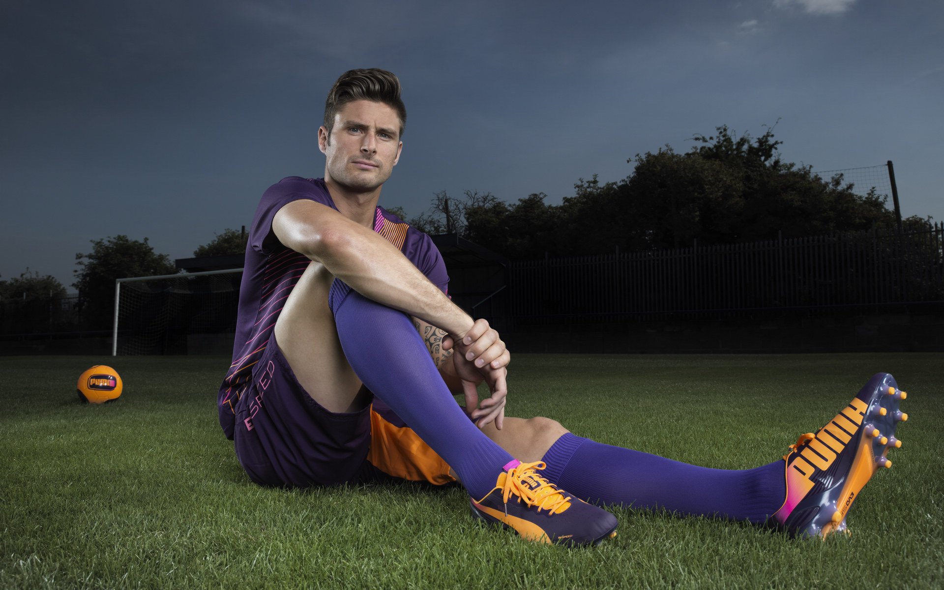 世界足球运动员数据分析技术不断创新，战术制定更科学，足球世界球员数据对比