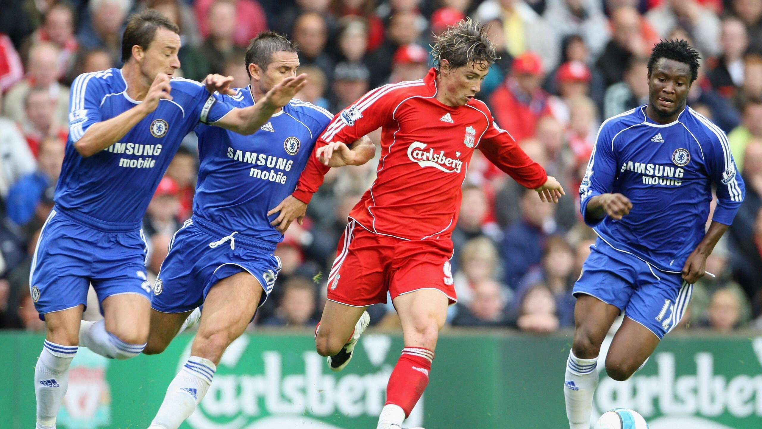 开云真人-英超逆境突围：顽强拼搏成就奇迹，英超最大逆转夺冠